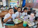 22_ribuan-siswa-buleleng-nikmati-makan-bergizi-gratis-wujudkan-generasi-unggul-indonesia-emas-2045_2025-08-26-08-18-25